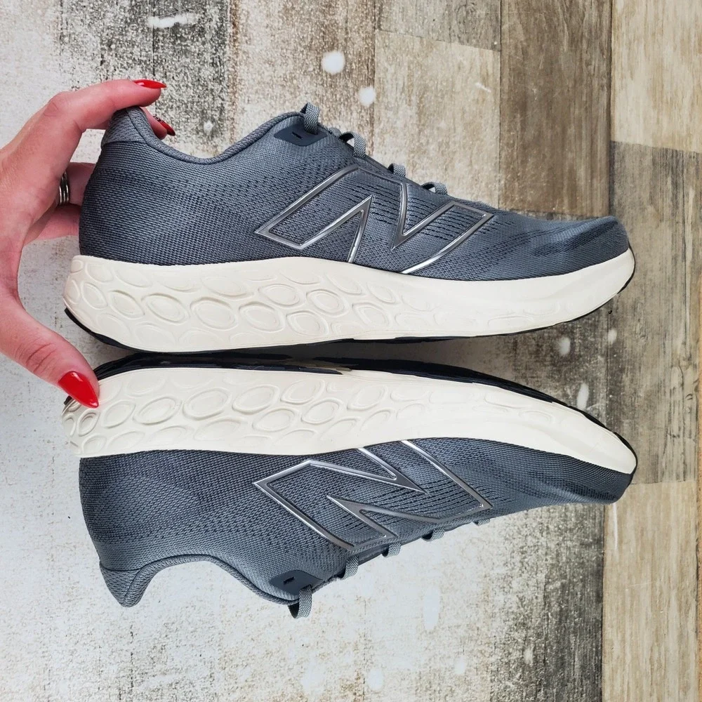 New Balance Fresh Foam 680 V8 Mens Running Shoes Sz 9.5 D Gray Lace Up Sneakers